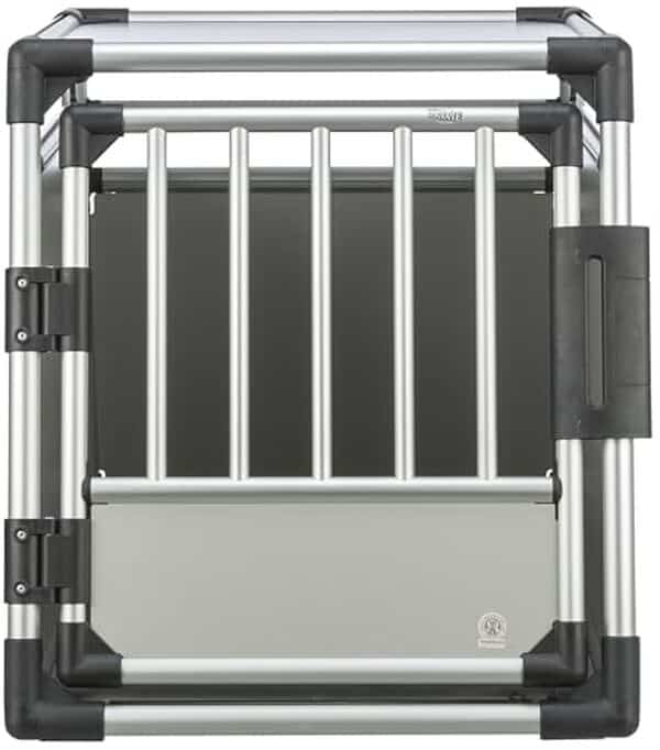 Découvrez notre test détaillé de la caisse de transport Trixie aluminium, modèle 39342, pour assurer confort et sécurité à votre chien lors de vos déplacements.